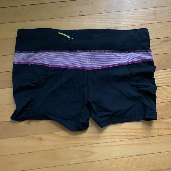 Lululemon spandex shorts - Picture 2 of 5